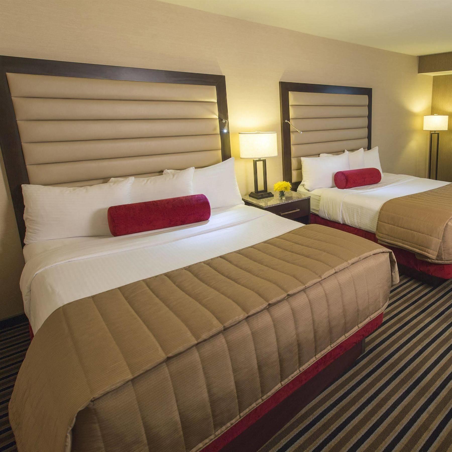 The Madison Concourse Hotel Exterior foto